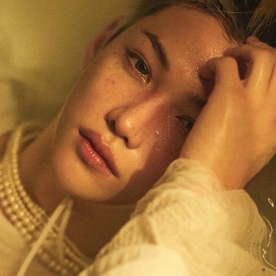 LFLXLOOKS's tweet photo. FELIX LEE https://t.co/4eK3Mq1YdC