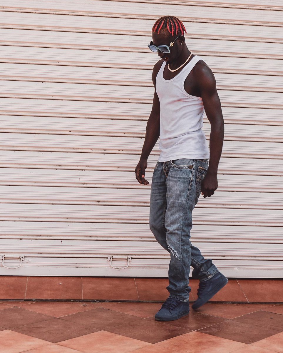 bosom_pyung's tweet photo. Counting counter feet💰. #Buumu https://t.co/ETB21Kjxaj