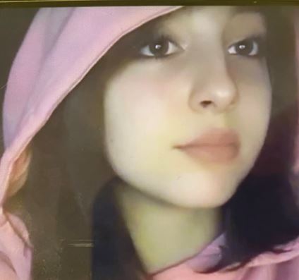 TPSOperations's tweet image. MISSING:
Chloe Lissitsas, 13,
Tala Il Hajj, 13
- both were last seen on Jan. 19, at 11:45 a.m., in the Kennedy Rd &amp;amp; Lawrence Ave E area
- Chloe is described as 5'5", brown hair, brown eyes, pink sweater
- Tala is described as 5'4", brown eyes,  grey hoodie &amp;amp; pants
#GO120674
^al