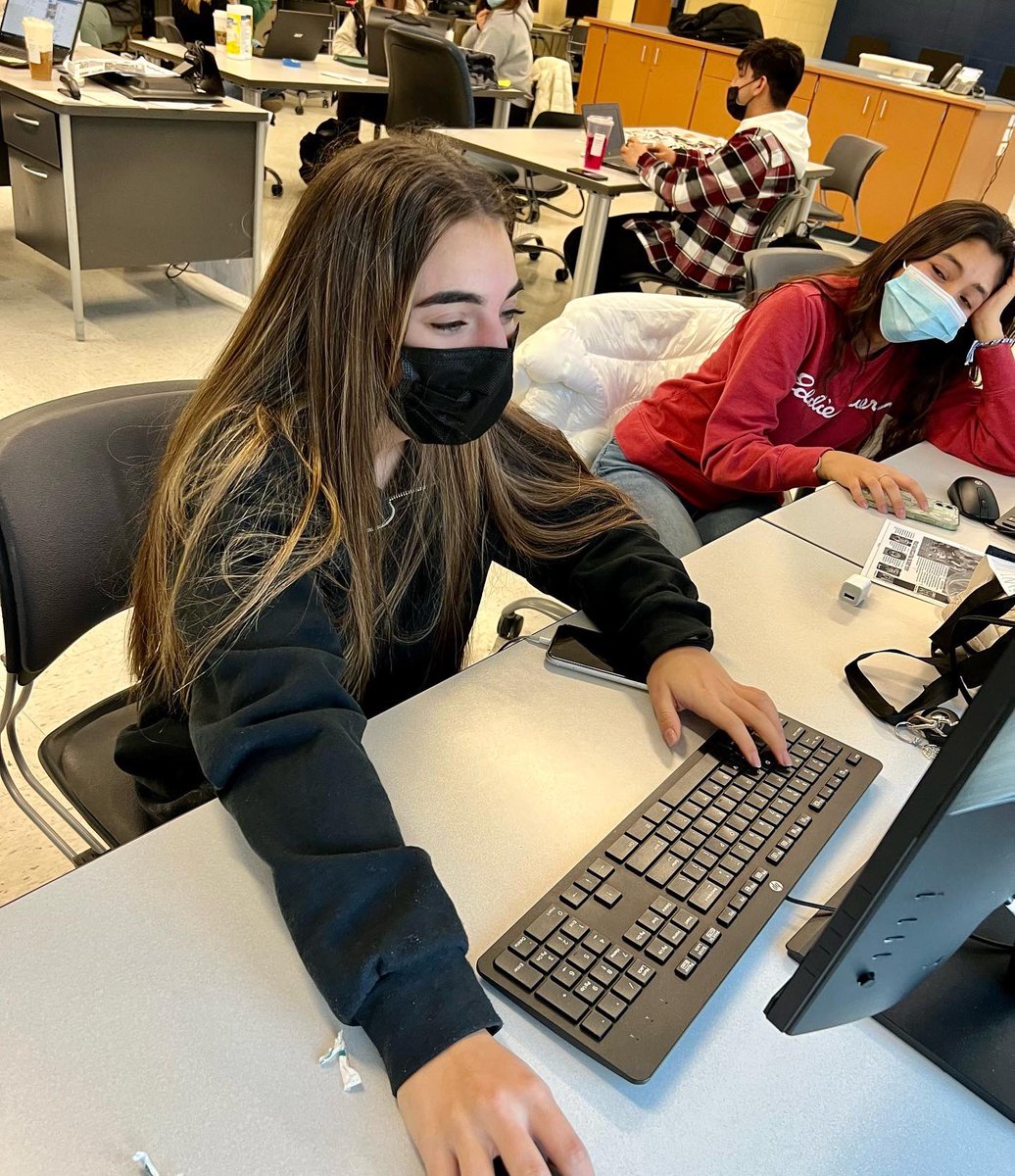 ATyearbookHS's tweet photo. Deadline 3 is in the books. Only 88 more pages to go!! #yearbook #studentjournalism #DeadlineDay #Starbucks https://t.co/ZvLgoH0EKG