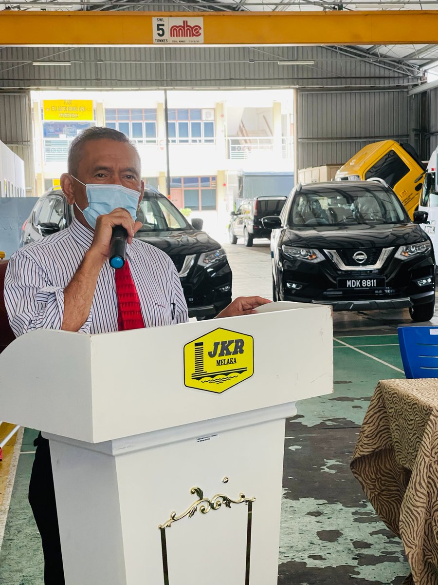 JKRMelaka's tweet photo. 19/1/2022 Sekitar Majlis Penyerahan Aset dan Kenderaan Jabatan Kerja Raya Melaka kepada JKR Cawangan Mekanikal Melaka, JKR Daerah Alor Gajah, JKR Melaka Tengah dan JKR Daerah Jasin. 

@bukitmulia
@MOWorks
@JKRMalaysia
@SulaimanMdAli1 https://t.co/NhIOtIjEw5