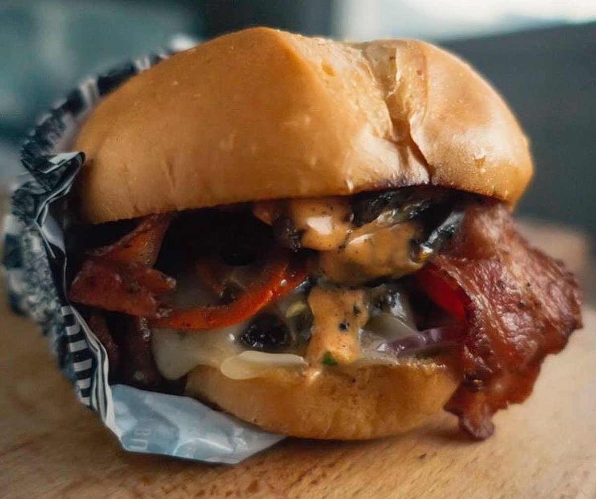 Built Custom Burgers tweet media