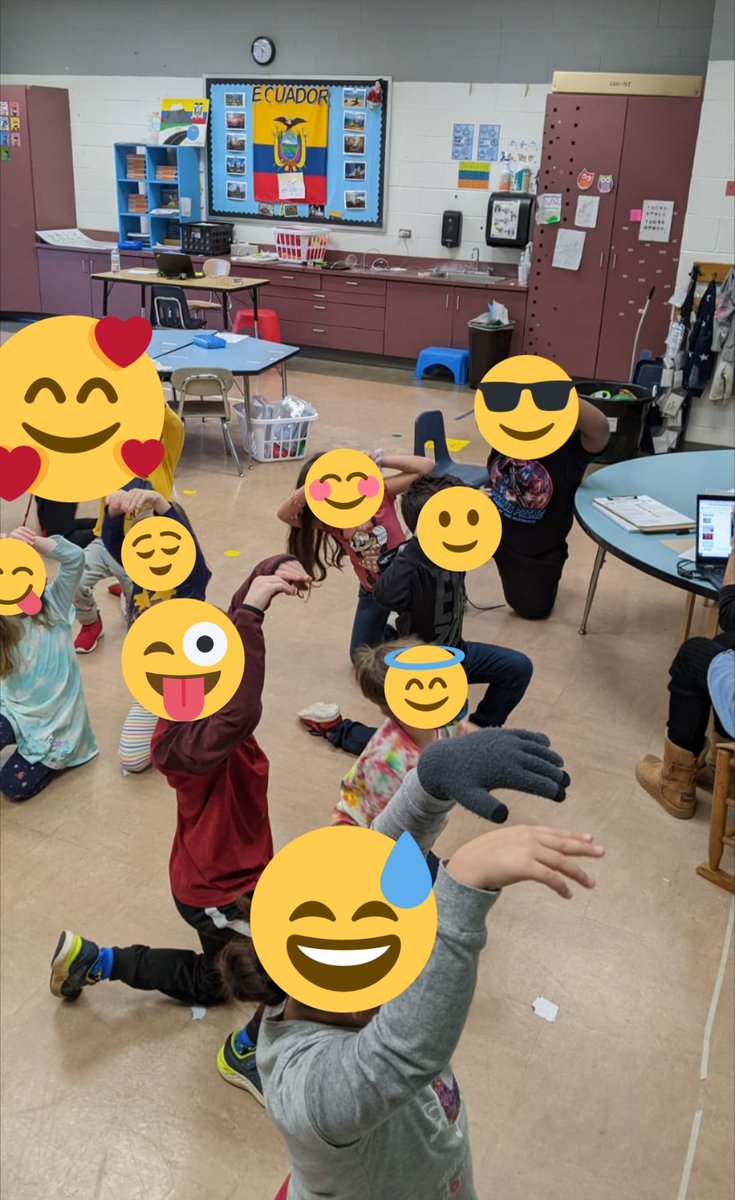 CecilVallejos's tweet photo. We learnt letters with our mind and body. @ParticipateLrng @NHVoyagers #ABC #duallearning #unitingourworld https://t.co/qJSCIfSDzs