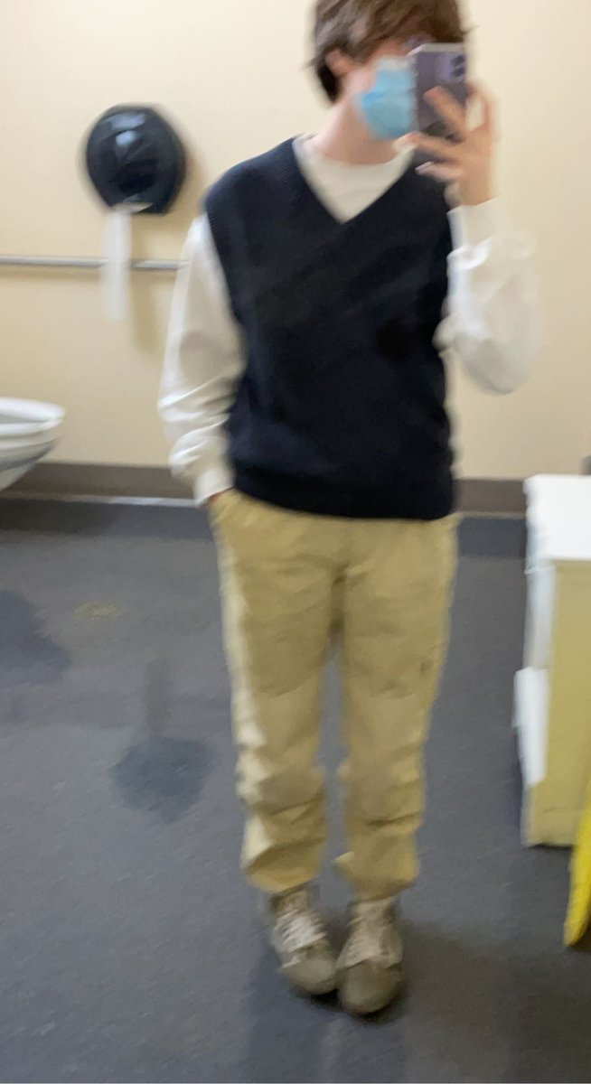 renderbow's tweet image. happy #spoontwtselfieday and happy birfday to danny from me and vivian &amp;lt;33 (and my hamster Jackie) 
ren- he/they
viv- she/her 
have a great day danny!!