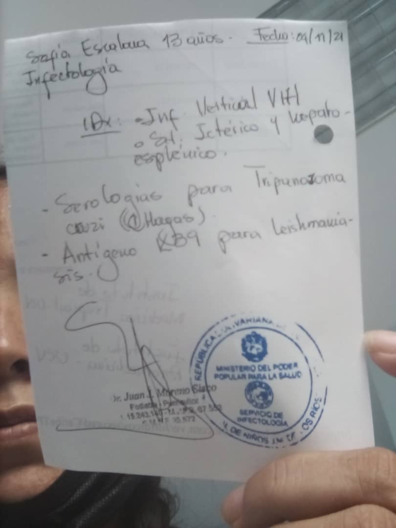 rcamachovzla's tweet photo. #AYUDA
 Solo es ubicar este medicamento 🙏🏼🙏🏼🙏🏼 tienen como comprarlo, pero no lo consiguen. La niña de 13 años, tiene lupus, hepatitis y Vih q contrajo tras una transfusión. Es paciente post Covid, cualquier info al 04141140111. Se llama Sofía, esta en el JM de los Ríos, Caracas. https://t.co/2Jw5Imljgk