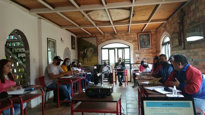 Berzabethg1's tweet photo. Dimos Inicio al diplomado en ciencias, técnicas y tecnologías en dirección educativa, como parte de las actividades programadas por la ESCOLAG y la escuela de gobierno del Táchira. @NicolasMaduro @_LaAvanzadora @FreddyBernal @KaremDeBernal @ZonaEducTachira @supervisionZET1 https://t.co/lFpOpVdf9E