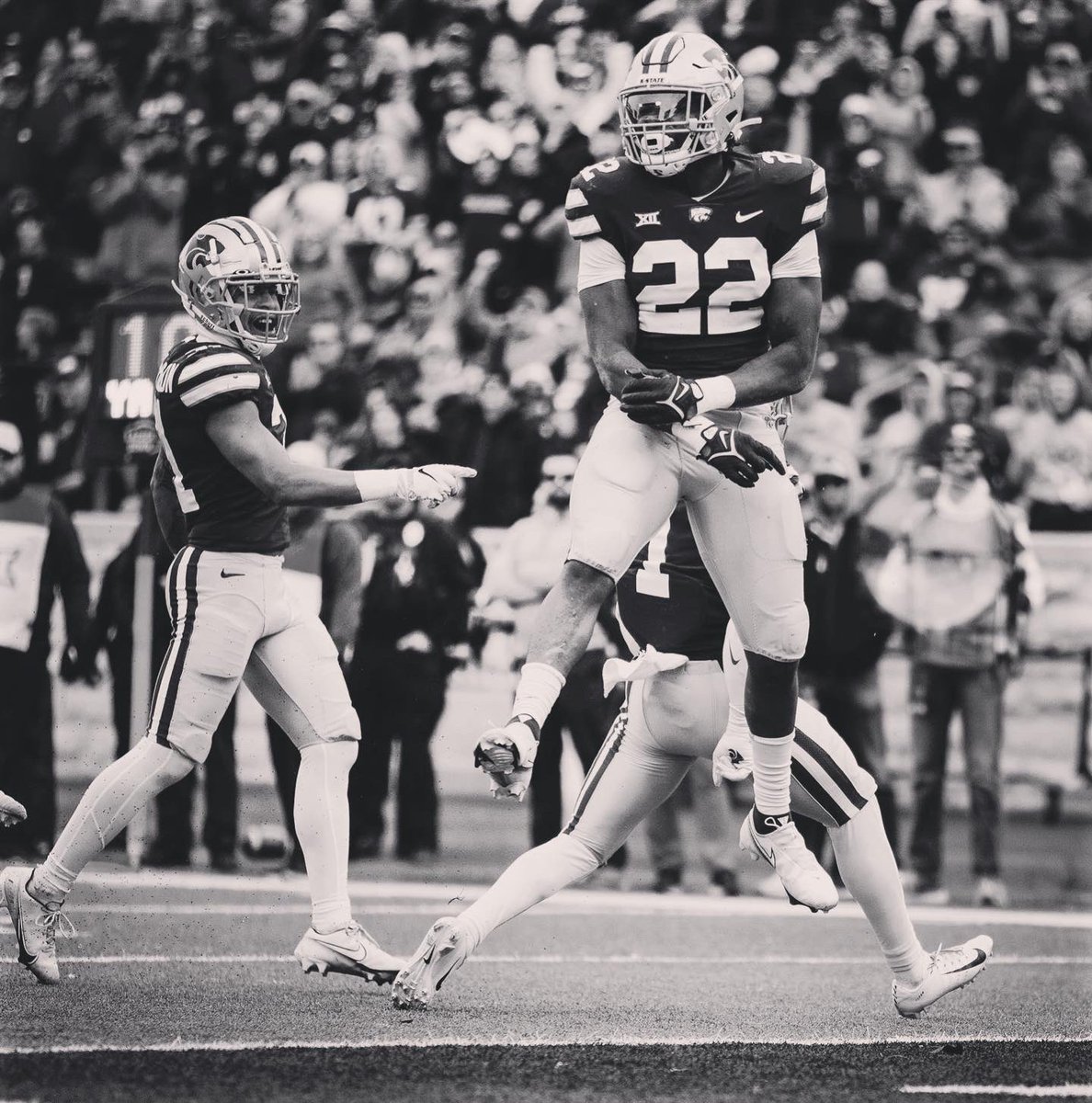 Daniel X Green                             (Deuce) tweet media