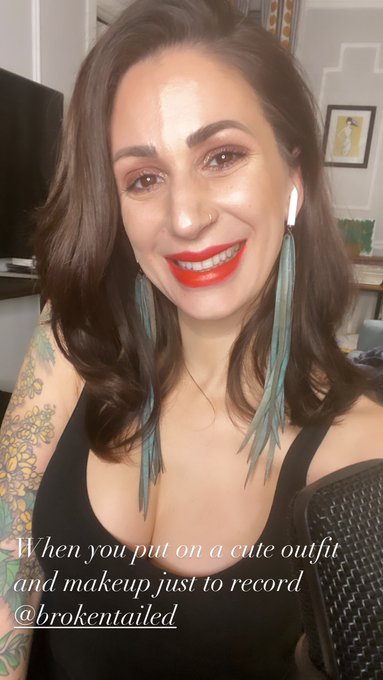 Did my makeup and put on a cute outfit (from the waist up) to record @BrokenTailed tonight via Zoom w<a href="/tag/mvsales"class="tags"><span>#mvsales</span></a>