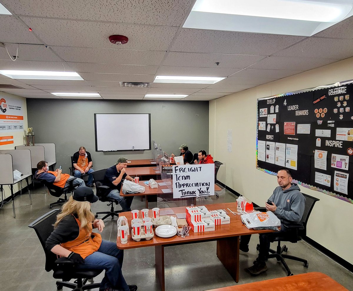 JustinS15904's tweet photo. Thank you for everything you do!
You ARE the backbone of the store!
#steelcitysquad
#FreightAppreciationWeek
@Millaya @VanessaTHD170 @SchorschTHD https://t.co/UUgwWayfPJ