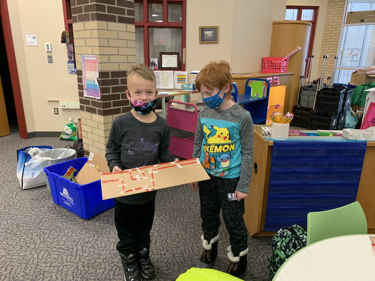 BigTreeReads's tweet image. Third grade Builders Club started today and it was a hit! We had a great time exploring physics and movement by building a maze out of straws.