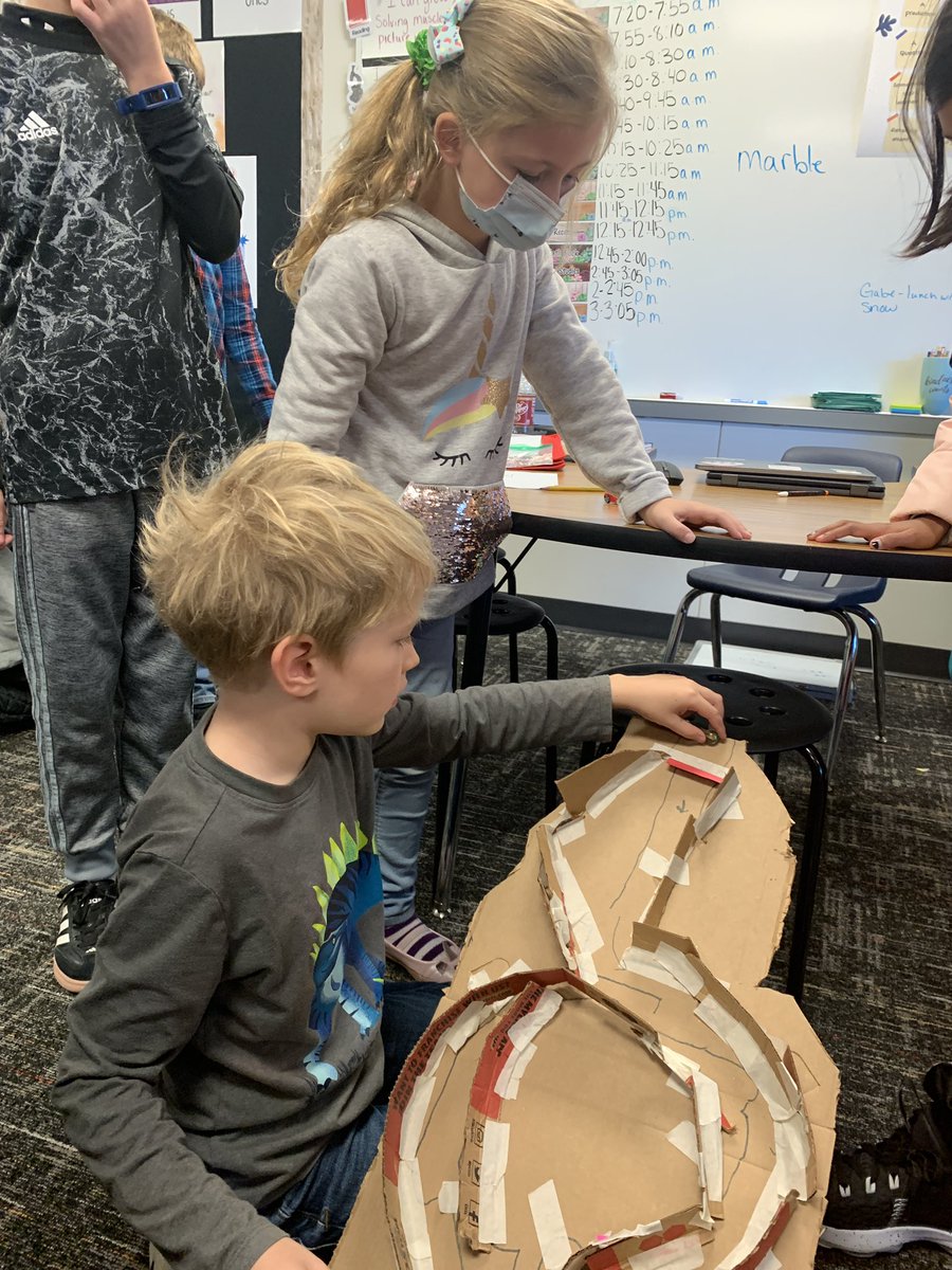 bethHollis9's tweet photo. Second grade students in @BrittanyBraun17 class shared their STEM projects with @LNWatson420 and @bethHollis9 third graders. https://t.co/aw7M1bhbOr