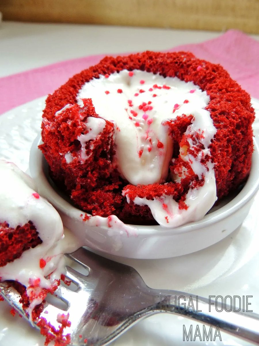 frugalfoodiemom's tweet photo. These easy #RedVelvet Molten Cakes with an ooey, gooey cream cheese center start with a red velvet #cakemix and are the perfect #ValentinesDay dessert. Get the #recipe now at>> https://t.co/qWPECiTXdA #dessert #dessertfortwo https://t.co/Fq7dy0Uf4g