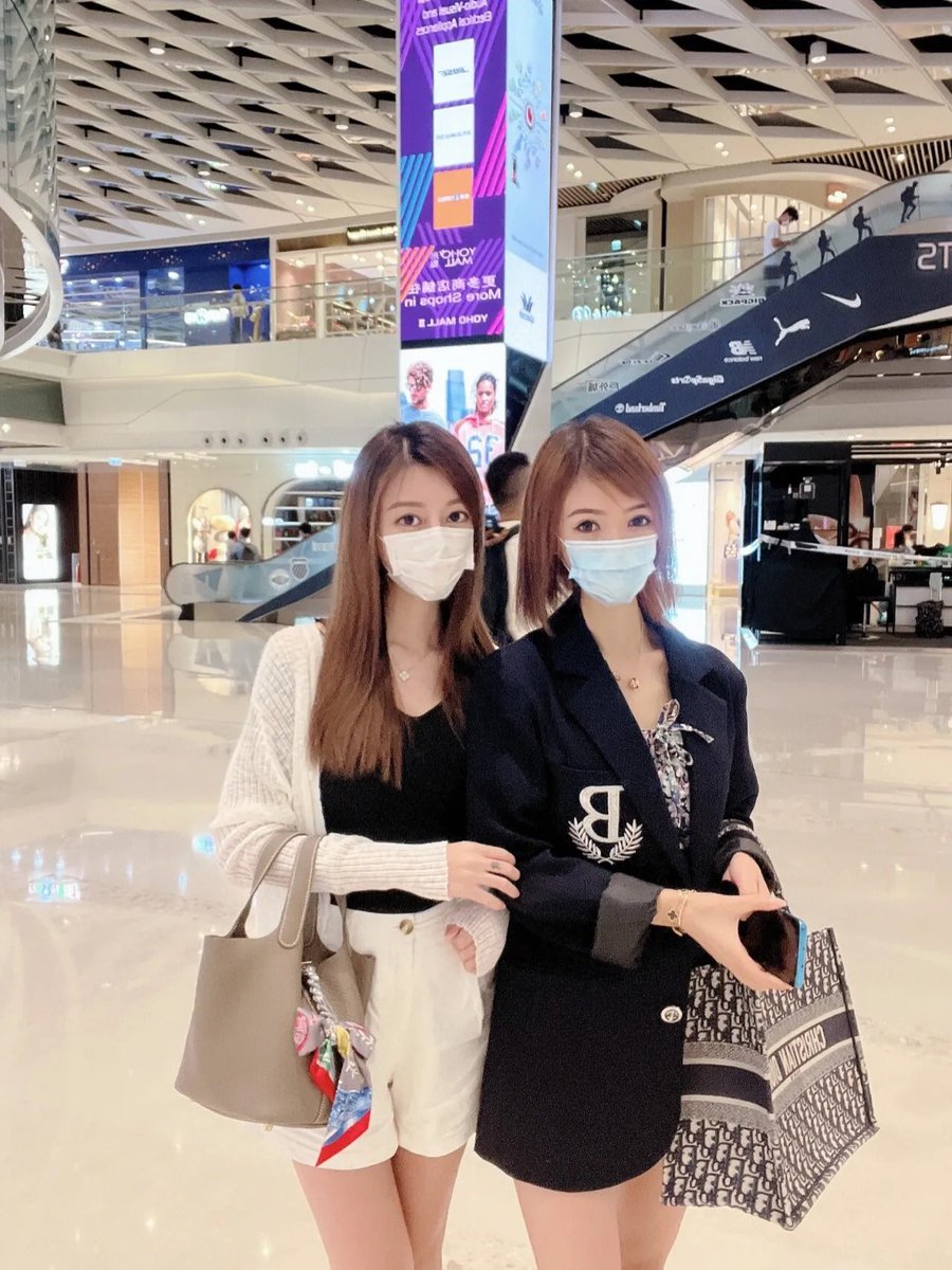 YuroroFilkls's tweet image. Come shopping with my good friends.