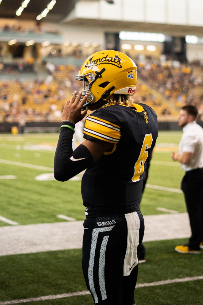 Vandals retro tweet media