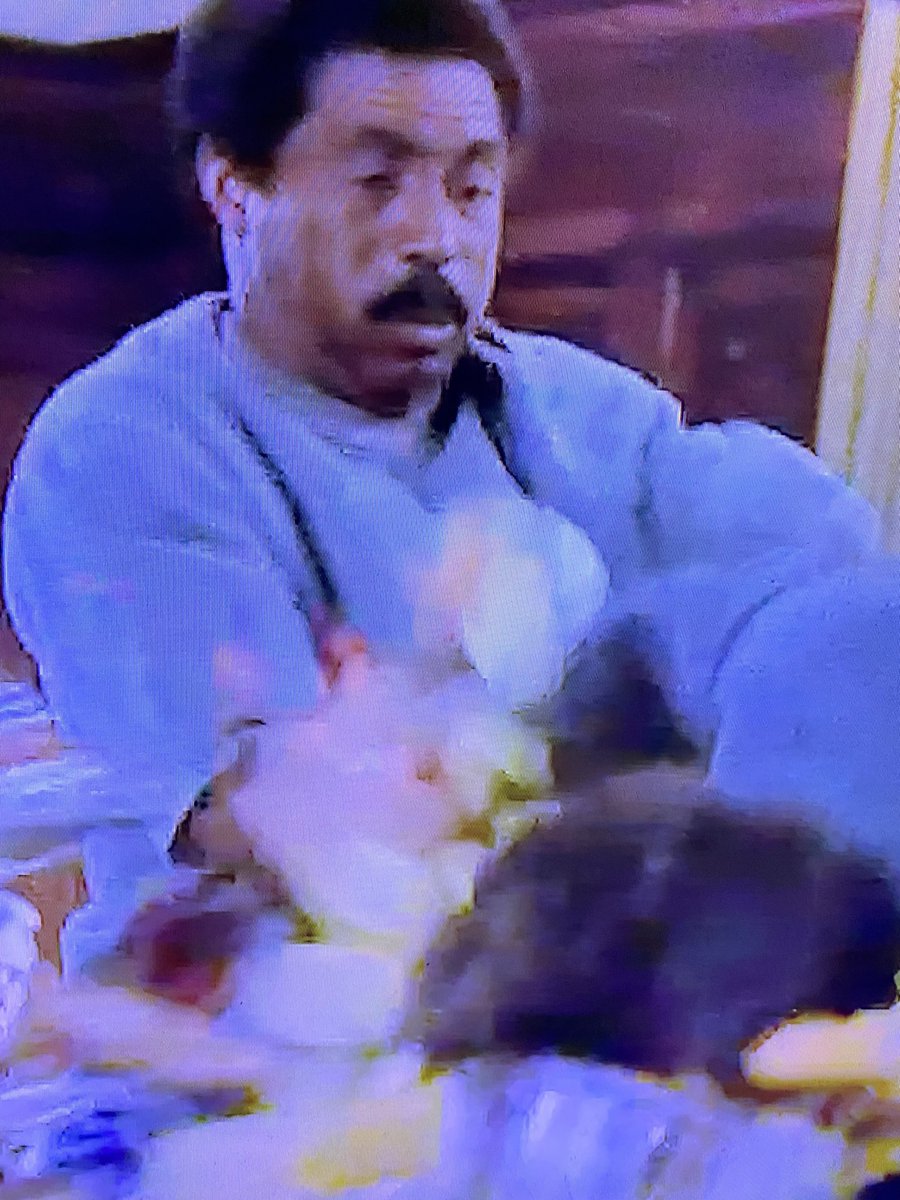 Hostof94themist's tweet photo. I love catchin the stunt double in movies 🍿😂 #beverlyhillscop https://t.co/qA6X9K1HT3