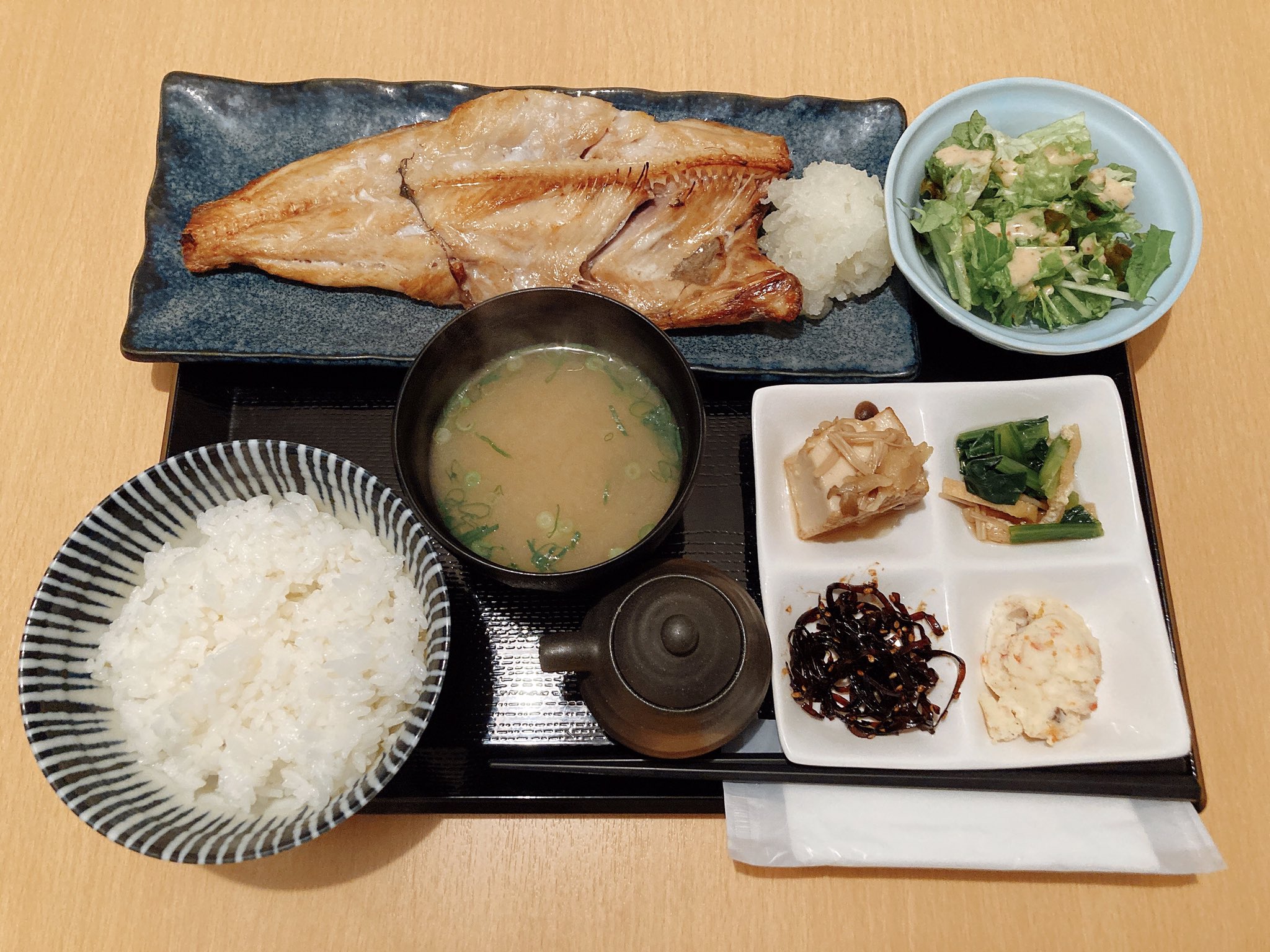 和食屋 だれかれ だれかれ ランチオープンです 本格和食をお昼限定の定食で 飯あげれば違いがわかるはず ご来店ご予約お待ちしております 和食屋 和食大好き 東京グルメ 中目黒グルメ 飲食店 テイクアウト お持ち帰り ランチ 中目黒