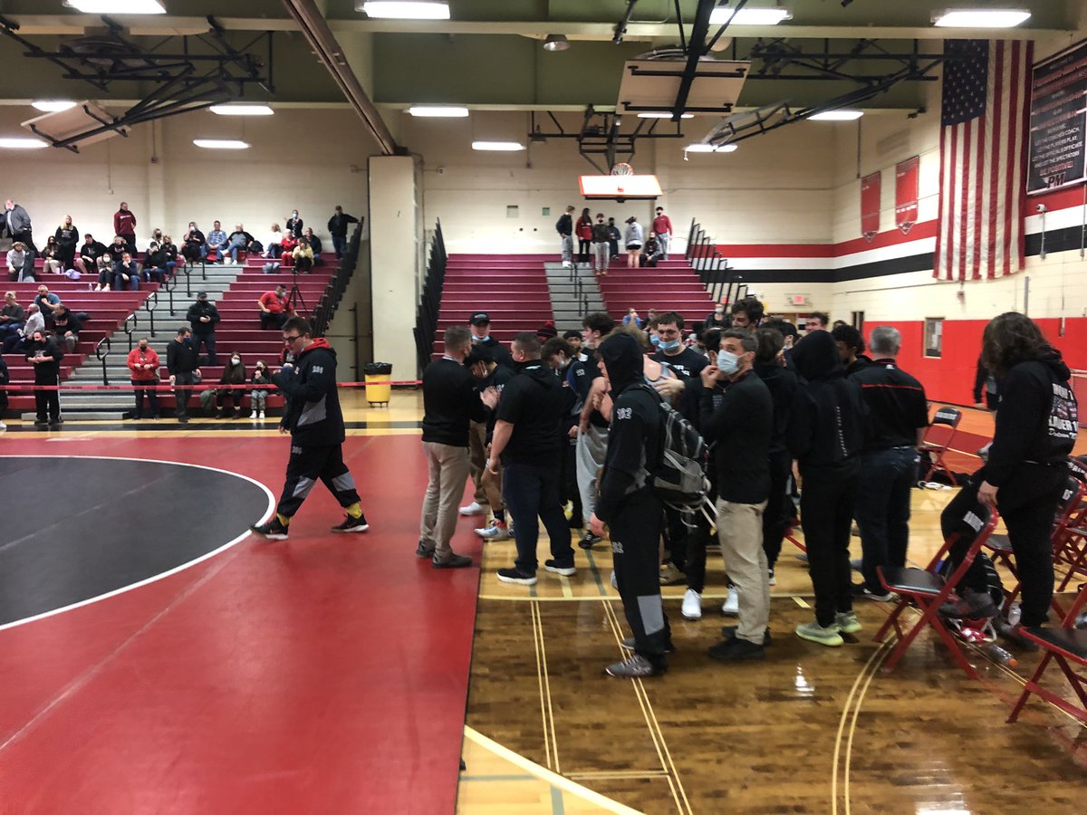 PatMedAthletics's tweet image. Pat-Med over Hauppauge 31-27 to move on to the @SectXISuffolk Dual Meet Championship Semifinals! 🔴⚫️ @PatMedHS @PatMedSchools @SportsRushN12 @NewsdayHSsports