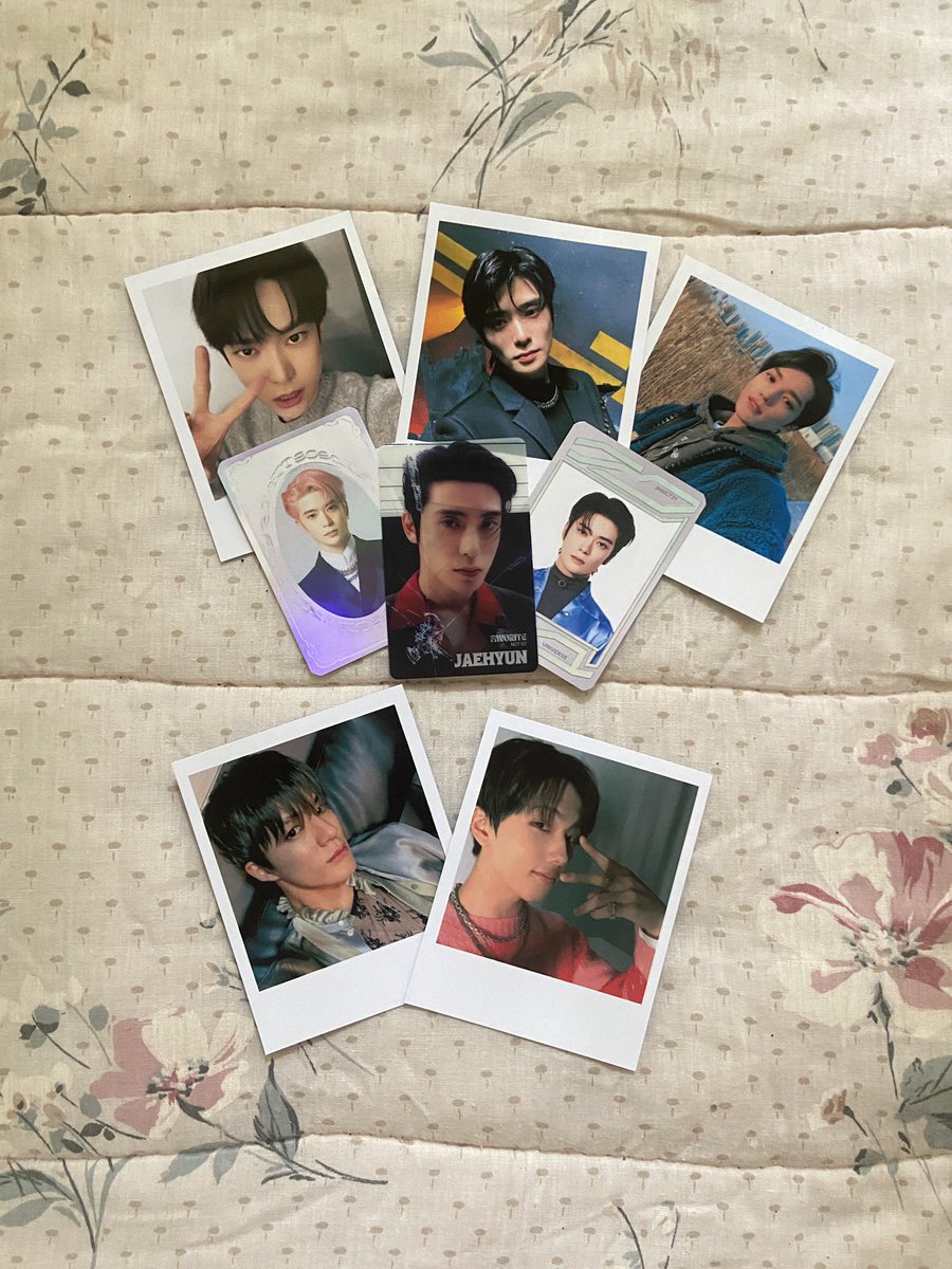 jaehyun8498's tweet photo. omgg! i wasnt expecting a free jaehyun transparent card! it makes me so happy! thank you a lot, and also for pola and special pc replicas! they look so pretty! 🥺❤️ @devilsoooo #thanksoo https://t.co/7nL5S6J1Dw