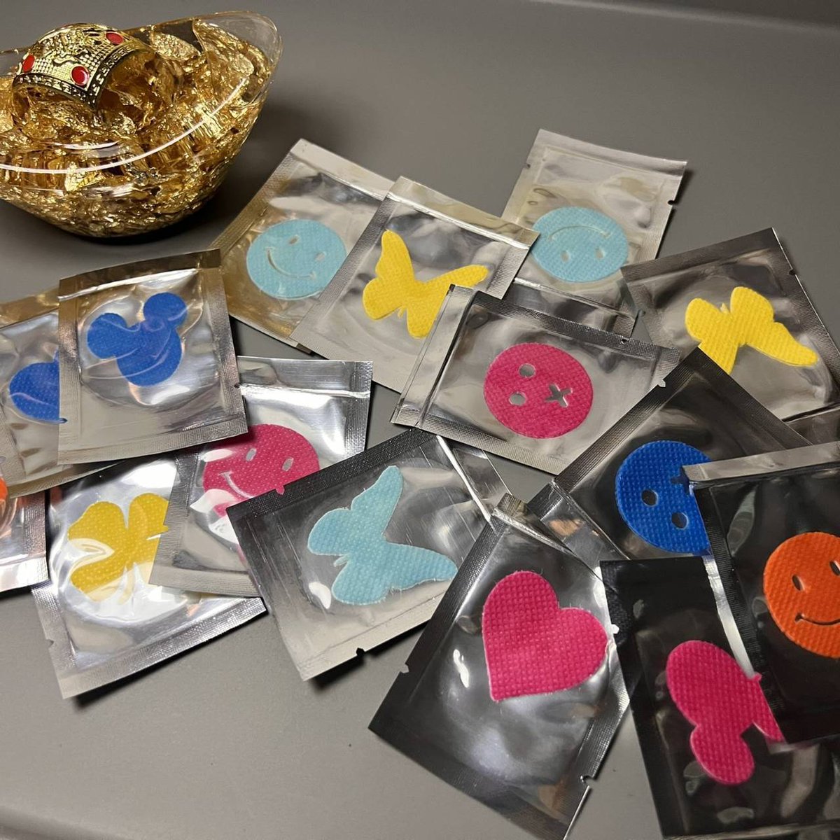 MichaelMaew1829's tweet image. แจก....แบบนี้ดีไหม #ตรุษจีน ปีนี้
#หอมมงลง ดีต่อสุขภาพ

หน้ากากอนามัยไม่เหม็นอีกต่อไป 

1 กล่อง 15 ชิ้น 
99.-฿ เท่านั้น ราคาน่ารัก 

2 กล่อง #แผ่นหอม
....  ส่งฟรีนะคะ 

เปิดจองแล้ววันนี้ เพราะมี 2 กลิ่น
#กลิ่นยูคาลิปตัส 
#กลิ่นมินต์หอมสดชื่น