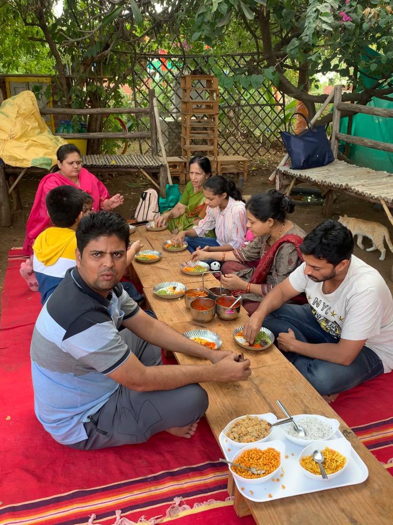 tillusagro's tweet photo. Happiness is going to a beautiful place with people you love, eating #Hurada and refreshing old memories under the shade of a tree 🌳💚 #peacefulday at Tillus Agro Tourism 🌱
#nature #travel #maharashtra #farm #solapur #agrotourism #agritourism #placestovisit #ecofriendlyliving https://t.co/rNsNB00IPg