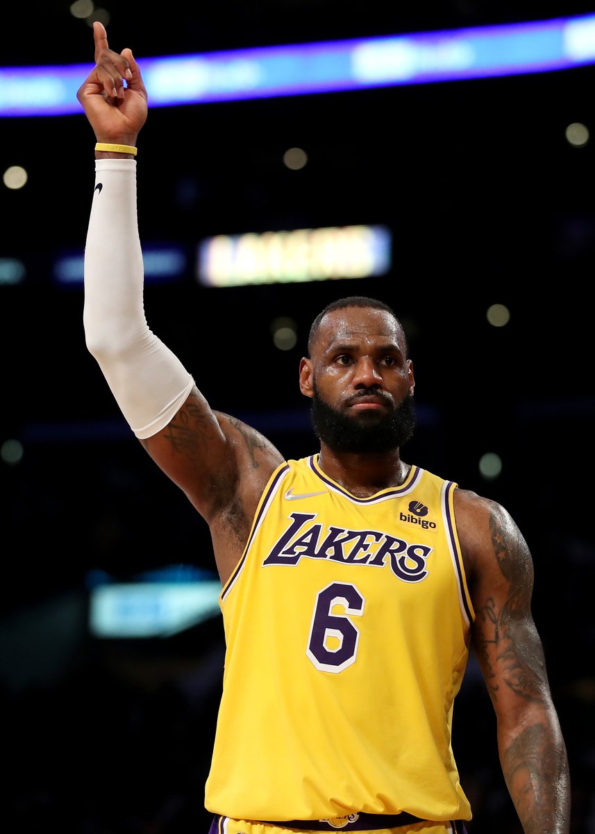 レブロン ジェームズが大記録達成 3万得点 1万リバウンド 9000アシスト超を記録した史上初の選手に バスケットボールキング