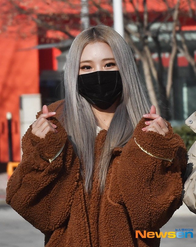 OcaOrtega96's tweet photo. Queen Jooe at SBS Building for the Cultwo Show 1/20/22
#MOMOLAND
#모모랜드
#YummyYummyLove
#NATTINATASHA
#jooetime
#comebackstronger
#engineeratlarge https://t.co/EF5GDtSA7f