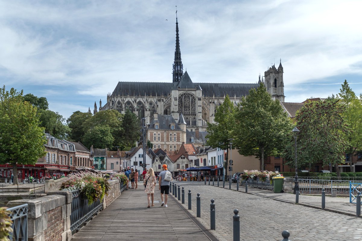 AmiensMetropole's tweet photo. Parce qu'à Amiens se trouve l'une des plus belles cathédrales gothiques du monde et que son patrimoine et son histoire sont remarquables... 
Je vote Amiens ❗👉 https://t.co/Bj6VIIG4TC

#AmiensNaturellement #EBD2022 #DestinationAmiens #JeVoteAmiens #EuropeanBestDestinations https://t.co/6sdTKMtSDy