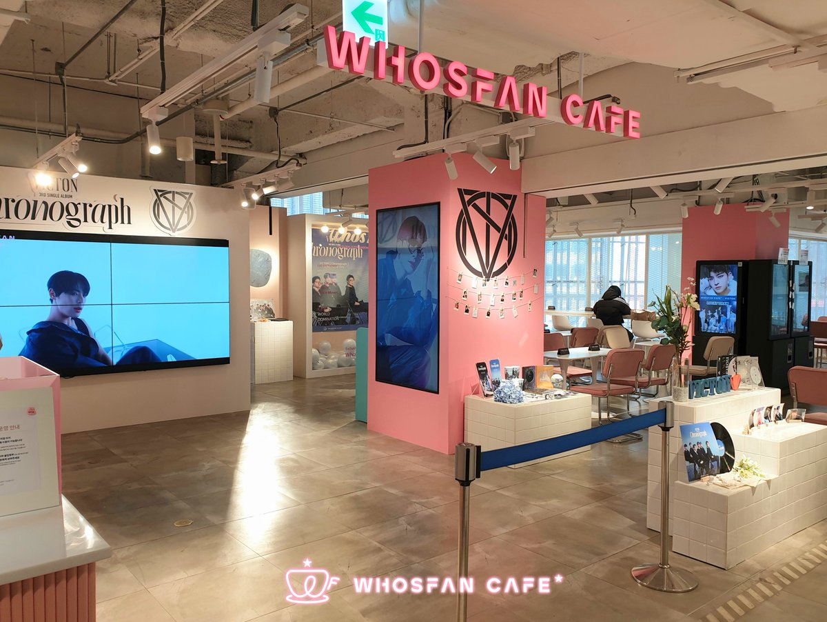 Whosfan_Ofcl's tweet photo. #WhosfanCafe☕ #WhosfanCafe_Today

⏱#VICTON 'Chronograph' 팝업스토어 오픈!⏱

시간⏱이 멈췄으면 좋겠어!
지금 이 순간 너무 행복하니까...!💙

☕오프라인 : 롯데 영플라자 명동점 2층 후즈팬 카페
🛒온라인 : https://t.co/UN8HwK8Hup 

@VICTON1109 #VICTON_Chronograph_PopupStore https://t.co/5JYq0QOCoj