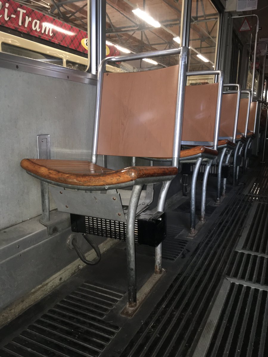 BERNMOBIL's tweet photo. Erinnert sich jemand an die #legendäre Sitzheizung der alten Trams 😂? Besonders begehrt bei minus 20 Grad 🥶🥶
-
#zämeunterwägs #mirmachebärnmobil #tbt #throwbackthursday https://t.co/OgB7sXQhsF