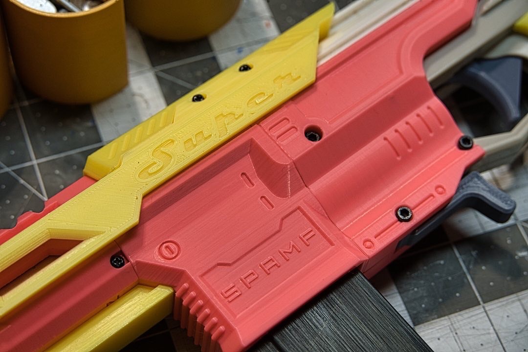 And a completed classic #nerf blaster kit. Kind of fun to print things not related to train games! #spamf #nerfmods #3Dprinting