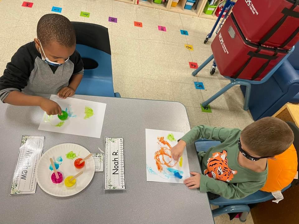 Dturner02's tweet photo. We have been learning about solids, liquids and all about water! Todays experiment: mixing water and paint, freezing it and seeing what happens when it liquifies again! #littlehubs @HubsNHHS  @MichaelChilcutt  @wcpsmd @EllistarTara https://t.co/UGLRyuBAvG