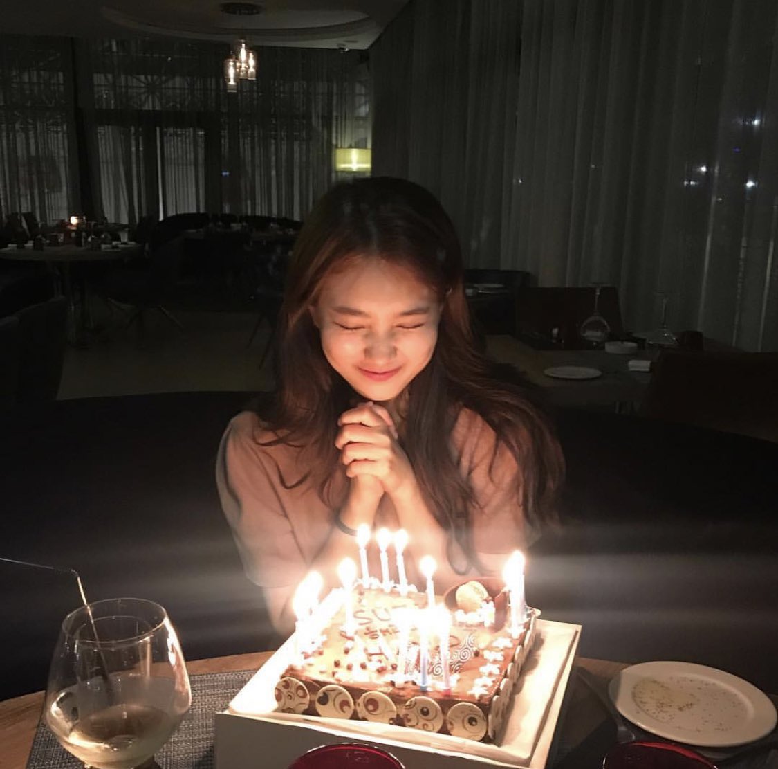 baesuzyluvlub's tweet photo. 생일케이크 
소원에
진심인 배수지,,
귀여워 미쳐ㅠ https://t.co/hMqOug2RSG
