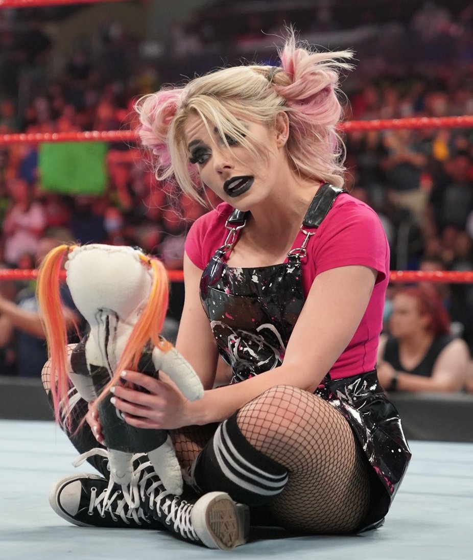 Good morning 🌄🐕❤️💋 @AlexaBliss_WWE #LittleMissBliss #Playground