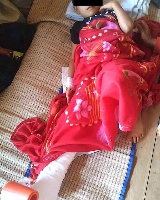 HanseHanse2's tweet photo. Bago,NyaungLayPin District and Kayin,PharPon District 3 villagers died and 6 years old child was injured by Junta air https://t.co/GkN9ErEqSk by Free Burma Rangers.
#WarCrimesOfJunta
#2022Jan20Coup
#WhatsHappeningInMyanmar https://t.co/mCxJby2IQT