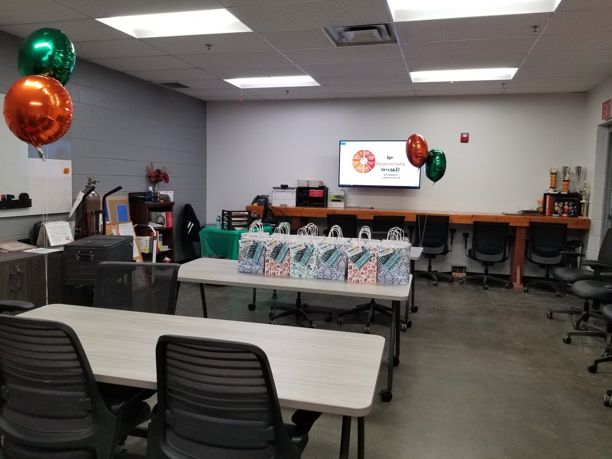 Lexxi Lawrence tweet media