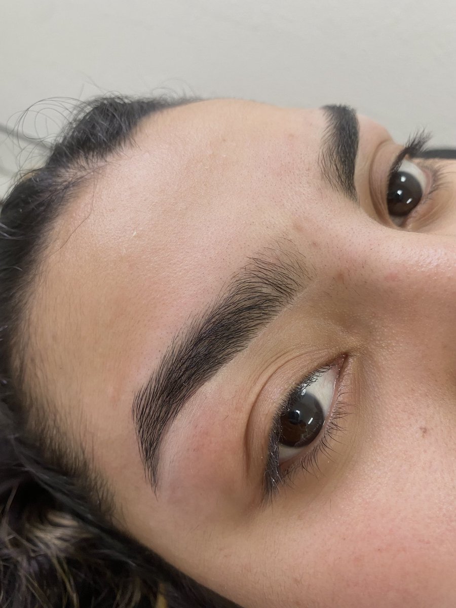 julissamarinn's tweet photo. 530! Makeup artist/Licensed  Esthetician! 
I’m looking to build my clientele 💓 
it costs nothing to RT this 🙏🏼
📍Mane Focus in Corning,Ca!! 
Services: 
*Makeup
*Waxing
*Facials
* Ombré powder brows (still practicing) 
see more on my  IG: glow.byjuli 
Hablo español!! https://t.co/q1e14baWVR