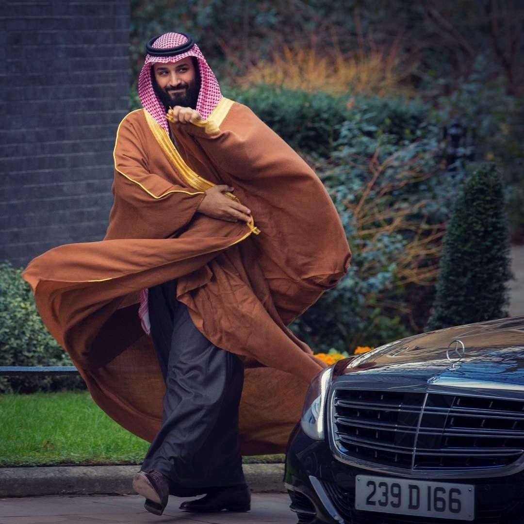 AANMF_1's tweet photo. ولي عهد المملكه شبيه ابو تركي الامام 
محمد اللي هامته عليا وعزمه من صباه 

يوم انتهض للمملكه و اطلق طموحاته و قام 
قمنا مقام طويق فالعارض و عادينا عداه 

لوّح على سرج الطموح وشّرد افكاره لجام 
ولافيه مجدٍ ما صهل بسمه و عنّه و اعتلاه 
#حنا_بدو 
#مهرجان_الملك_عبدالعزيز_للإبل6 https://t.co/67noSp7vAE