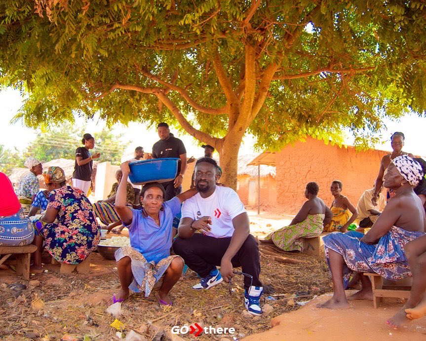 KobbyKyei_'s tweet photo. Spent Some Quality Time With The People Of Penyi akpatoeme in the Volta Region. #FriedCorn #Blogger #Ghana #Africa ❤️❤️💪🇬🇭😊 https://t.co/oCH7rIwZp8