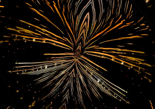 Folk #fireworks have a long history. They were originally used to welcome gods and drive away ghosts and bring peace and tranquility to the world.

By PUZAOSI(puzaosi.com)

app.nftmart.io/collection/82-…