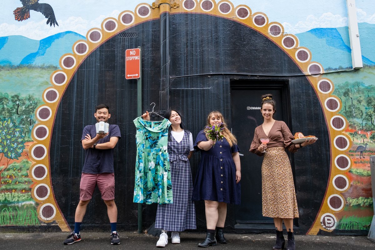 Dine, drink and groove in the street this weekend as we stop the traffic and kick off our Summer Streets series.

Join us in Macleay Street, Potts Point on Saturday 22 January and then in Redfern Street, Redfern on Sunday 23 January. Learn more: city.sydney/summerstreets