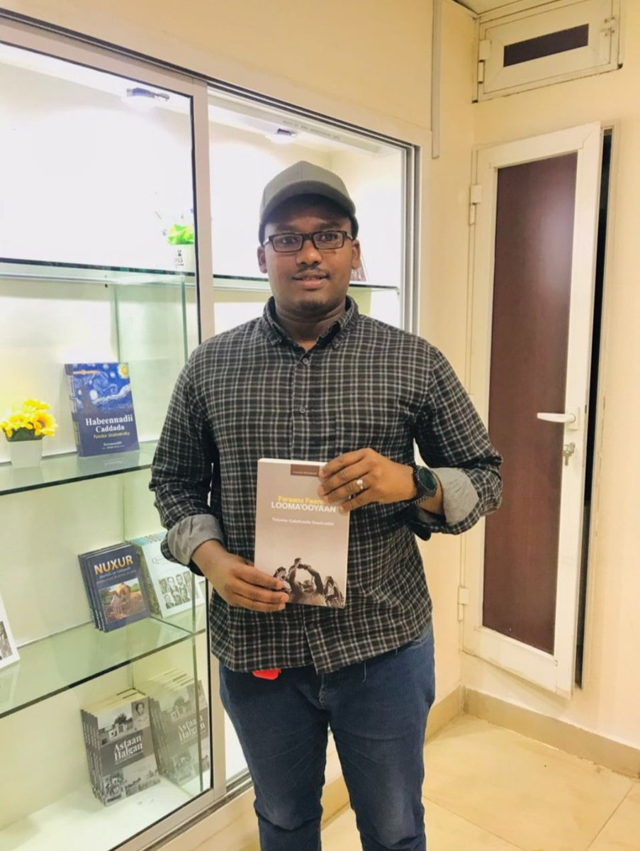 Finally, I bought my copy of Fanon's translated book "Looma Ooyaan" at <a href="/HiilPress/">Hiil Press</a>; the Somali edition of the "Wretched of the Earth" translated by <a href="/AMAGuudcadde/">Aziz Mahdi 🌍</a>. This will be my 2022 book read list, IA.