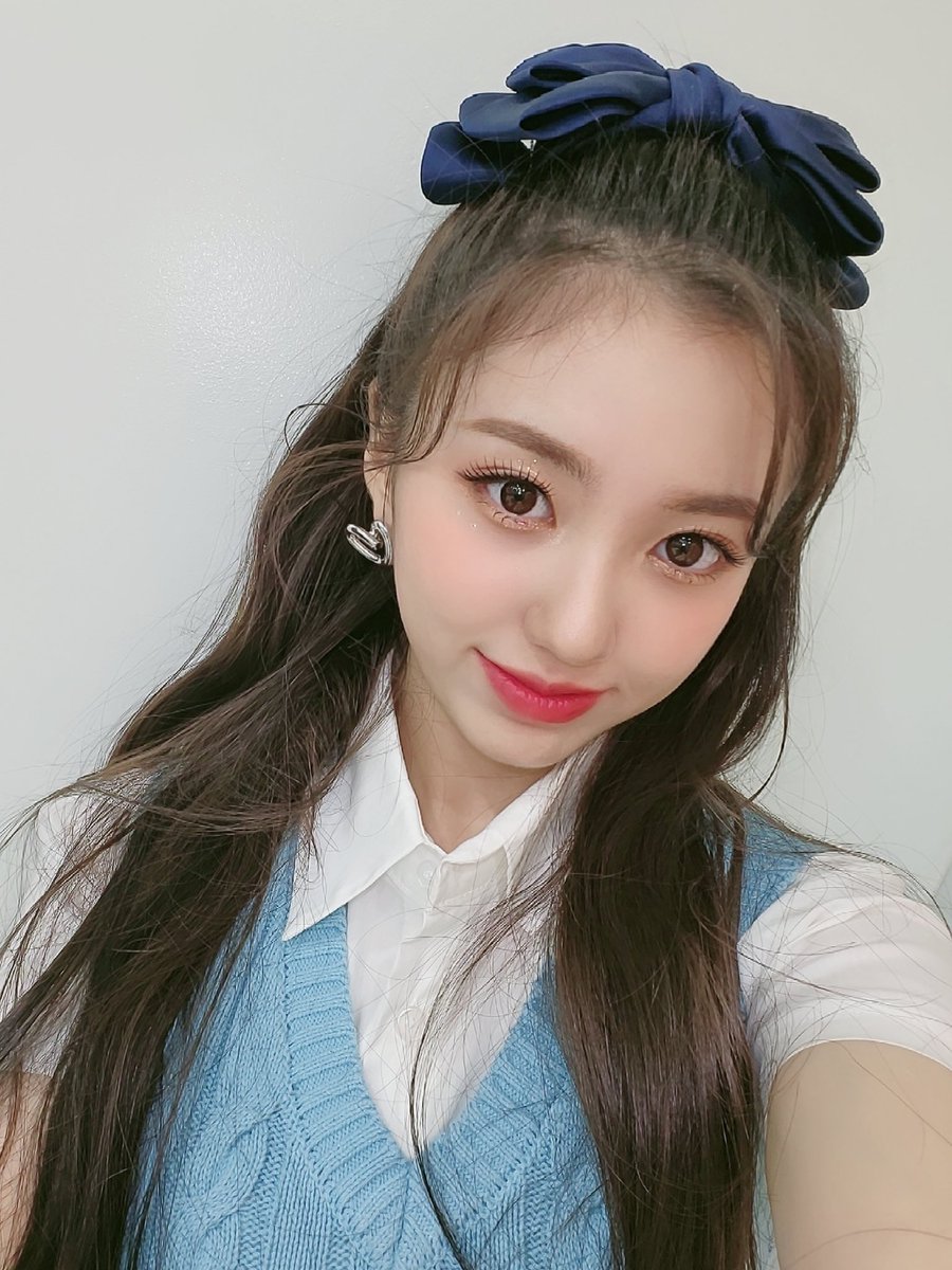 YESE0S's tweet photo. here to remind everyone that i love this girl a lot https://t.co/dCqCN4UL2t