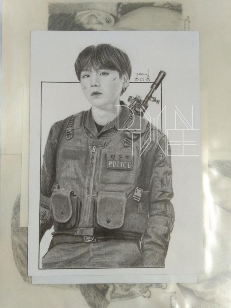 diminietwee's tweet photo. selling some of my fanarts (with freebies) because I'll be leaving the country next month

JUNGKOOK A4 - 700 +sf
SUGA A5 - 400 + sf
RM A5 - 400 + sf
Maknae line(3pcs) - 400 + sf

DM me if you're interested✨

🇵🇭PH only
bts | bts fanart | kpop fanart | fanart | bts drawing https://t.co/X3Cgoagats