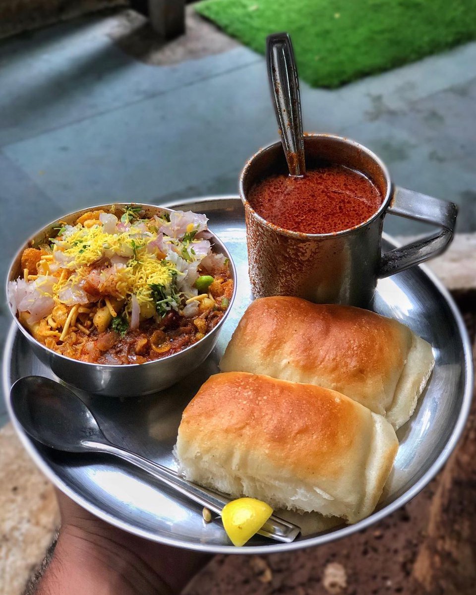 maha_tourism's tweet photo. Just thought of enjoying Misal today! 
Credit - veggie_pune
आज आम्हालाही मिसळीवर ताव मारायची इच्छा झाली आहे. तुम्हालाही झाली आहे का? 
#MaharashtraUnlimited https://t.co/OdsJL1oKfO