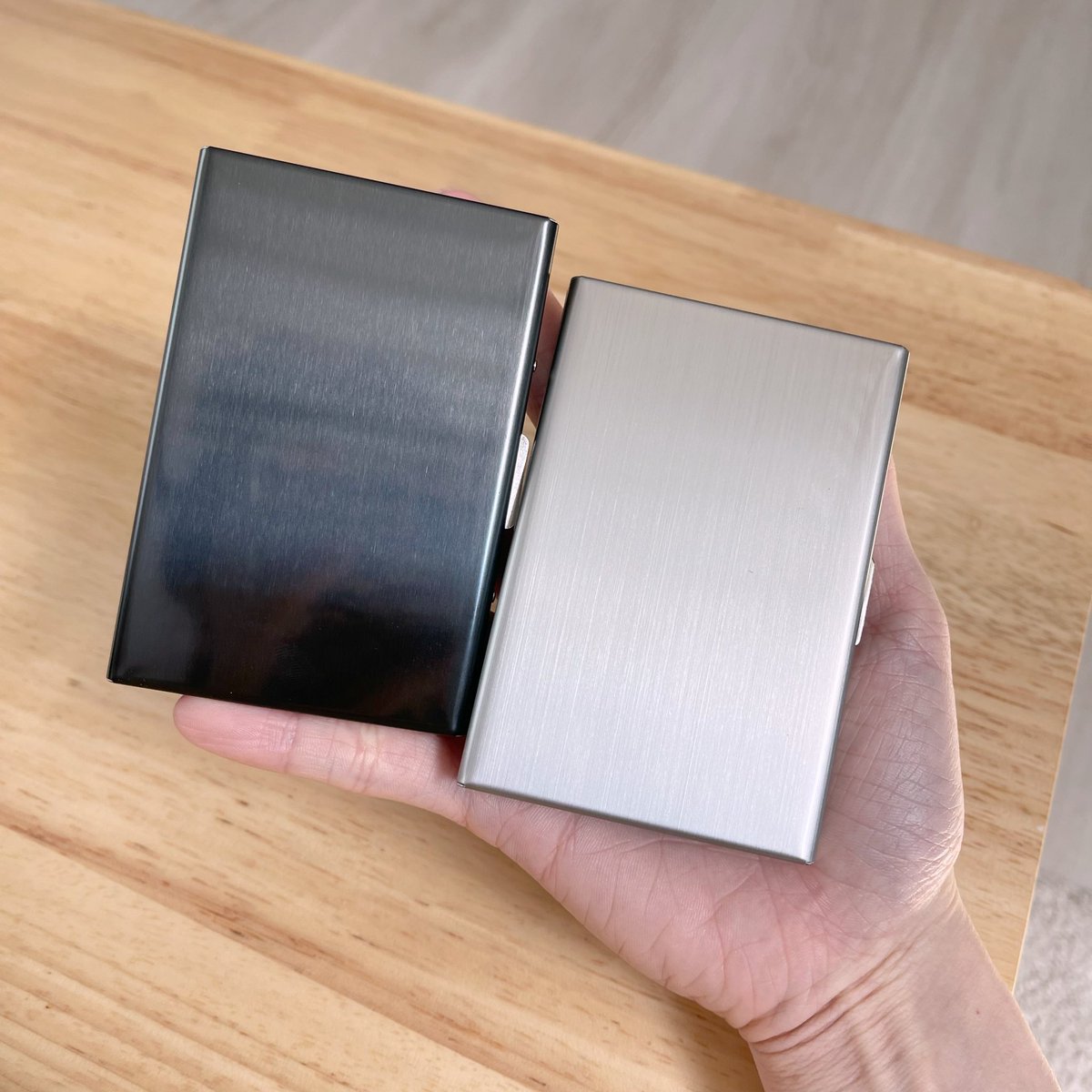 Bonusiie's tweet photo. เป็น Money Clip Box แบบกล่องแสตนเลส ใส่ได้ทั้งนามบัตร ฯลฯ วัสดุแข็งแรง สวยงามมาก ข้างในมีช่องให้ใส่บัต��ได้ 6 ช่อง พกพาง่าย ขนาดเล็กกำลังพอดี เราว่าเหมาะกับคนไม่ชอบพกกระเป๋าตังค์แบบเราเลย หยิบบัตรเครดิต atm บัตรประชาชน เงิน สะดวกสุดๆ 58 บาท

𝐀𝐟𝐟.𝐥𝐢𝐧𝐤 https://t.co/Y4oHJBRQW0 https://t.co/r8KsjjYyOK