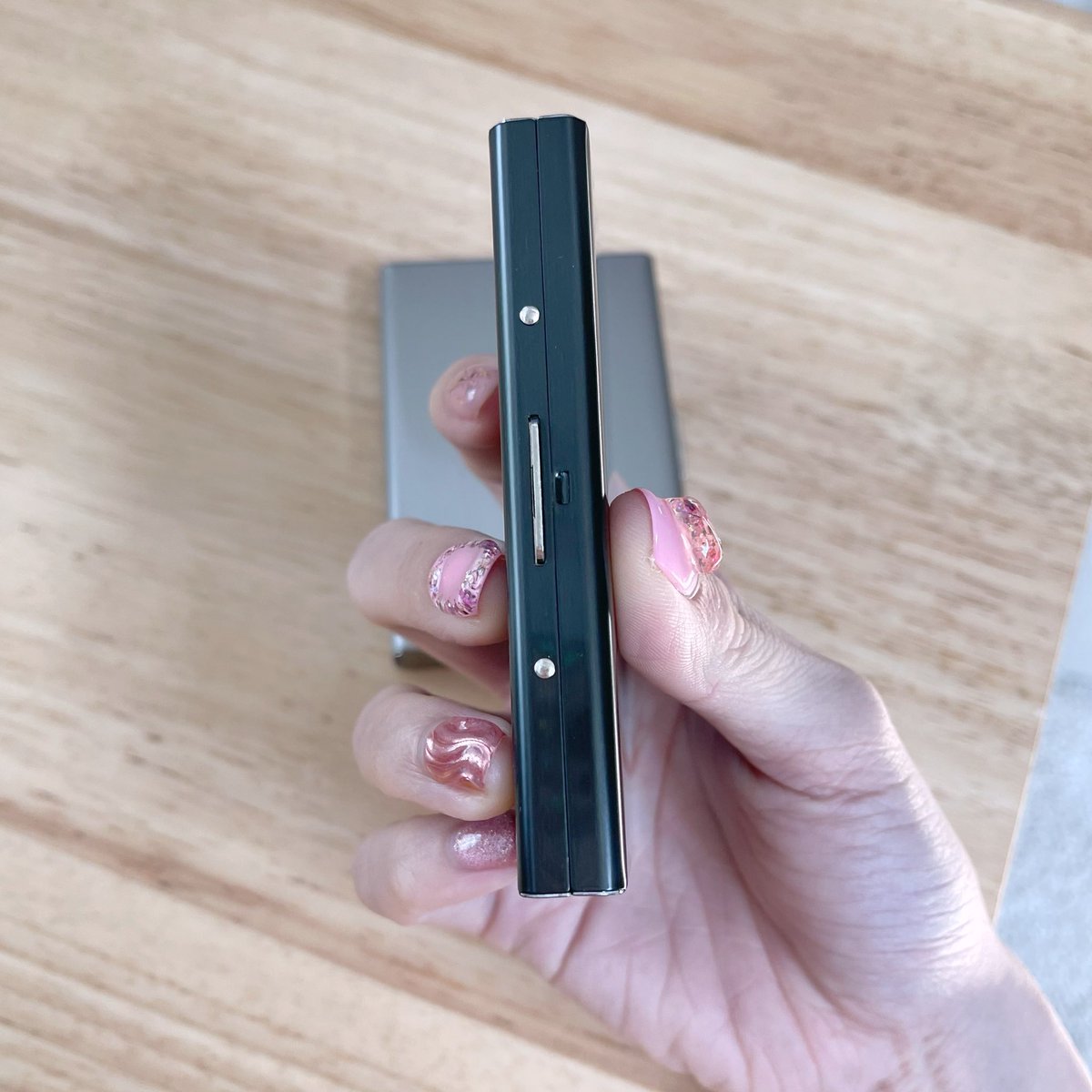 Bonusiie's tweet photo. เป็น Money Clip Box แบบกล่องแสตนเลส ใส่ได้ทั้งนามบัตร ฯลฯ วัสดุแข็งแรง สวยงามมาก ข้างในมีช่องให้ใส่บัต��ได้ 6 ช่อง พกพาง่าย ขนาดเล็กกำลังพอดี เราว่าเหมาะกับคนไม่ชอบพกกระเป๋าตังค์แบบเราเลย หยิบบัตรเครดิต atm บัตรประชาชน เงิน สะดวกสุดๆ 58 บาท

𝐀𝐟𝐟.𝐥𝐢𝐧𝐤 https://t.co/Y4oHJBRQW0 https://t.co/r8KsjjYyOK