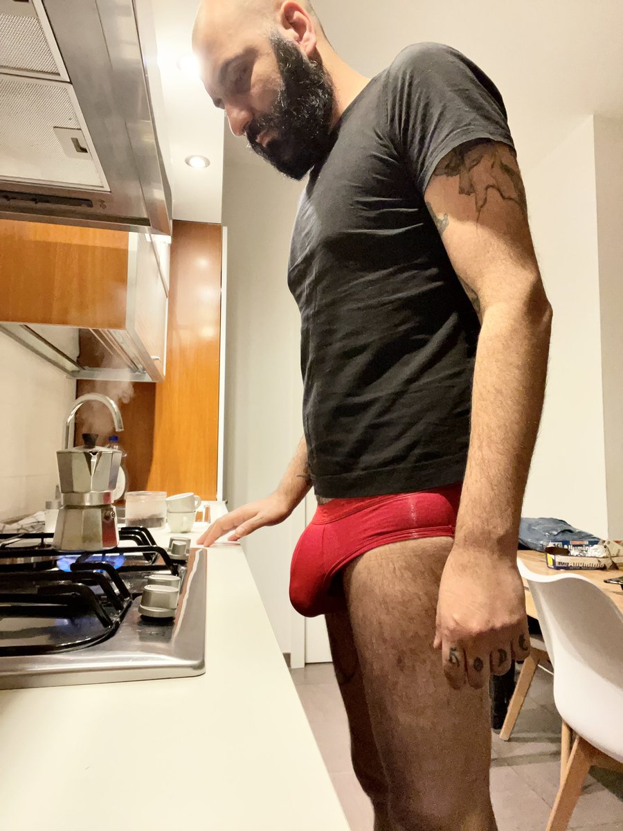 ink_devil666_'s tweet photo. Time for breakfast https://t.co/DwhwVDqus1