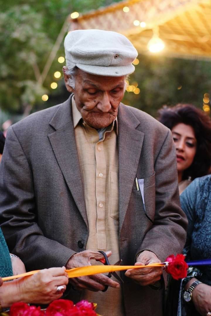 A great writer speaker and the voice of oppressed people of the land. #HBDRasoolBuxPalijo