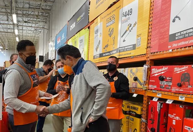 Had a great time with Jabarr at our store and took some time to recognize some amazing associates for all that they do!! Thank you Lori,Julian, and Alex!! <a href="/Steven_Mousseau/">Steven Mousseau</a> <a href="/JabarrBean/">Jabarr Bean</a>
