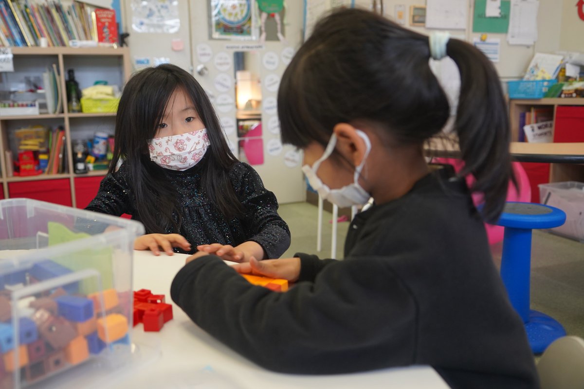 Students teaching students! Our KG and G1 students had a chance to be the math teachers today through a cross-grade #inquiry.